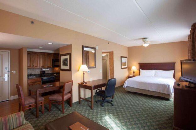 Homewood-Suites-by-Hilton-624x416.jpg