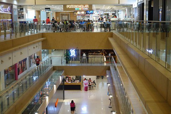 West Coast Plaza