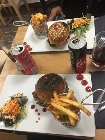 XV Burger
