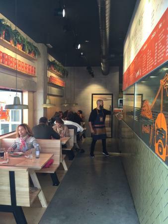Tuk Tuk Noodles Cerrado Calderon