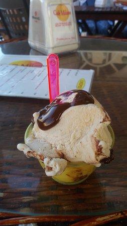 Milano Cafe y Helado Gelateria
