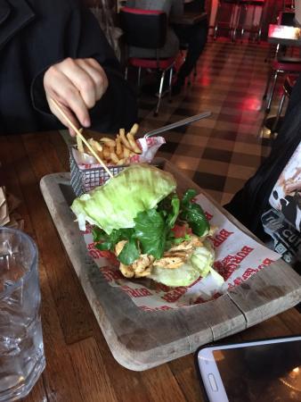 Burger Bar Joint Patio Universidad