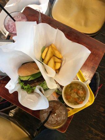 Freshness Burger Shinjuku Gyoen