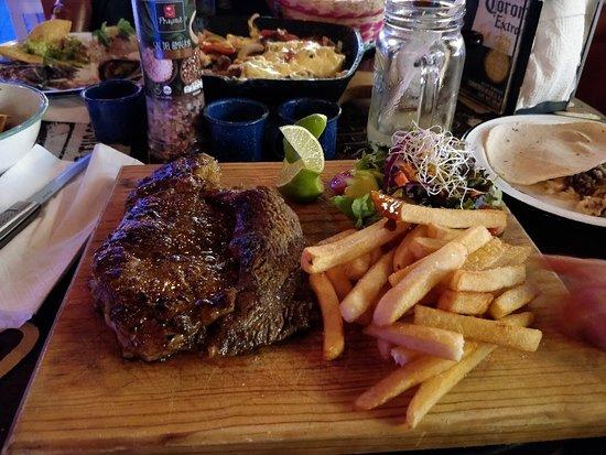 El Granero Grill & Drinks