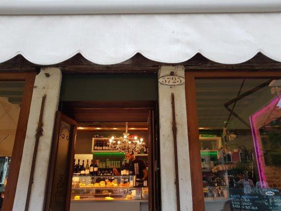 Baraondacafe3725