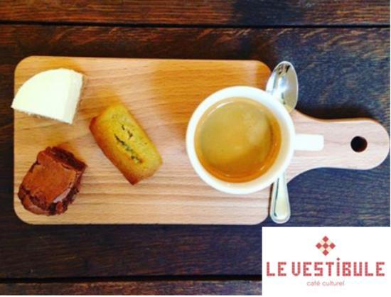 Le Vestibule Cafe