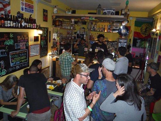 Tsunami Pub