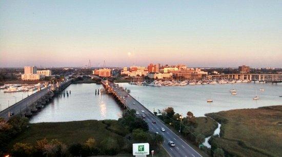Harborview Restaurant & Lounge