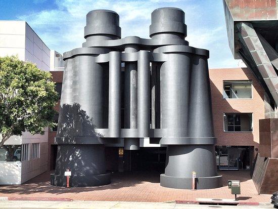 Chiat-Day Building