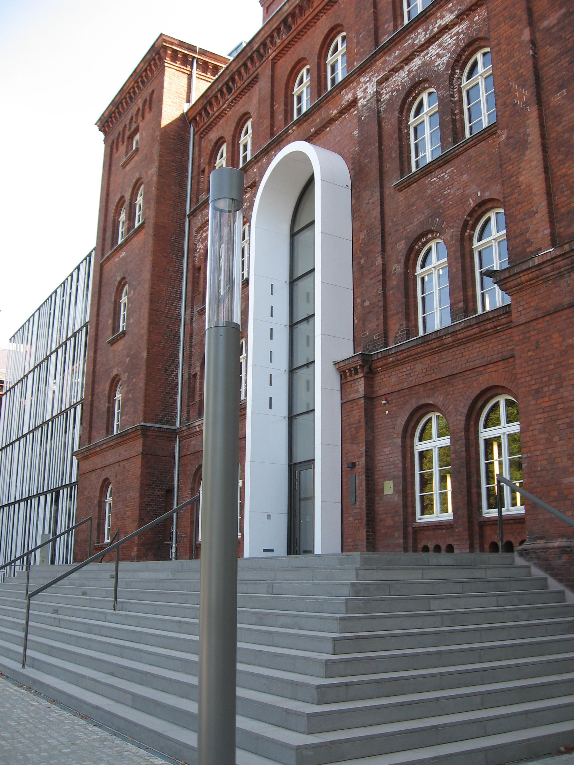 Hamburg University of Technology