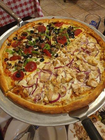 Piraat Pizzeria & Rotisserie