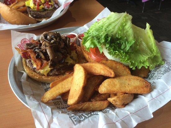 Fuddruckers