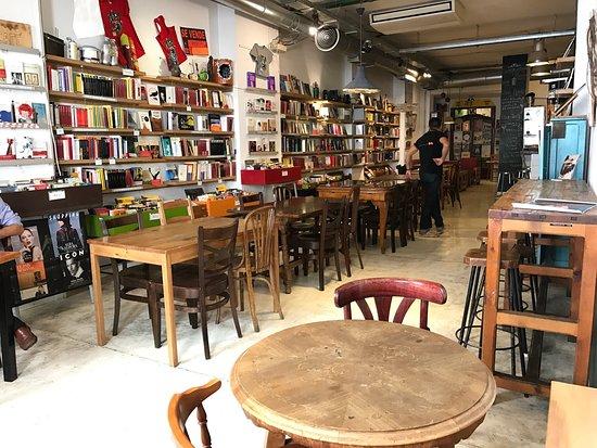 Ubik Cafe