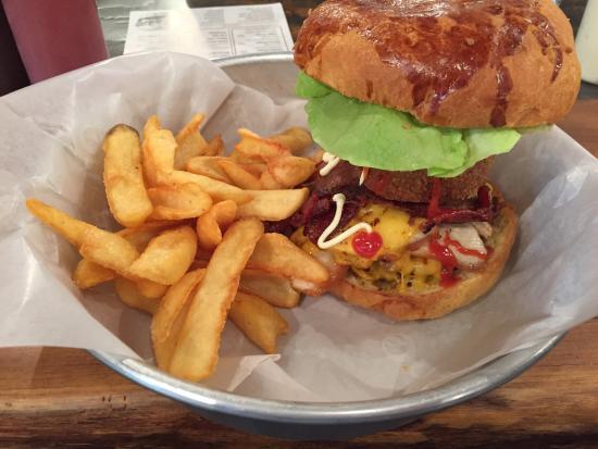 212 Hamburger & Delicious