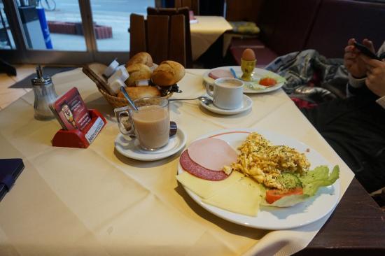 Cafe Belmont