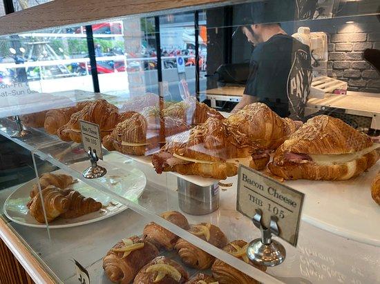 KENN'S Coffee And Croissant