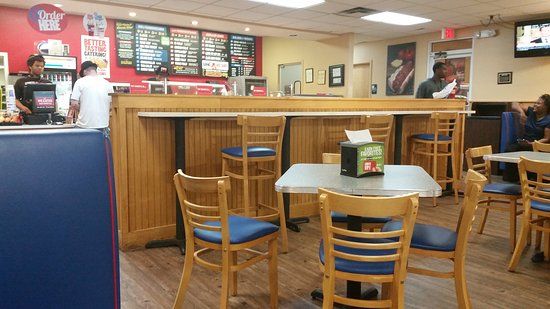 Lenny's Sub Shop