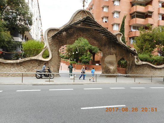 Monumento a Antoni Gaudi i Jornet