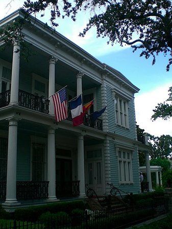Elms Mansion