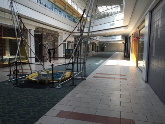 Global Mall at the Crossings