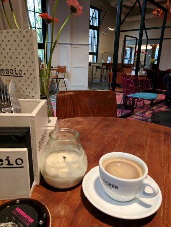 Nescio Bar and Cafe